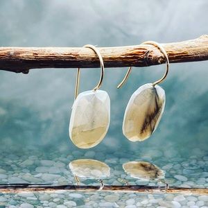 Matana handmade Gray moonstone earrings